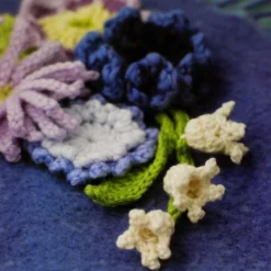 100 Flowers To Knit & Crochet - Lesley Stanfield -loop knitting store 100 20Flowers 20to 20Knit 20 20Crochet 20at 20Loop 20London 206 1547475753