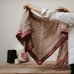 Biches & Buches - No.41Shawl -loop knitting store 20Biches 20et 20Buches 20no 2041 20at 20Loop 20London 203 1555591129