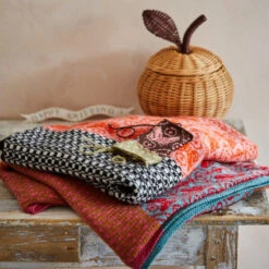 Loop - Dreaming Of Butterflies Wrap - Printed Pattern -loop knitting store 221003 ButterflyButton 115 1