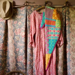 Luxe Scout Mini Kit - Jade Sapphire Hand-dyed Cashmere -loop knitting store 2506 ScoutMiniVintage 024