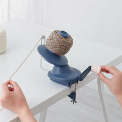 Clover Yarn Ball Winder (3205)