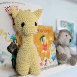 Hoooked Giraffe Kit - Ziggy -loop knitting store 3ziggythegiraffe