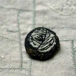 Minä Perhonen Circle Brooch (Small) 27 Minä Perhonen Circle Brooch (Small) -loop knitting store A3 mina brooch scaled