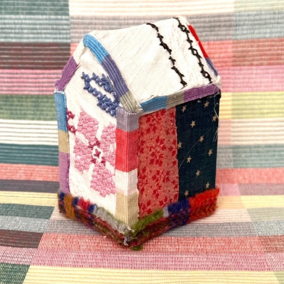 Vintage Quilt Houses - Anne Kelly 4 Vintage Quilt Houses - Anne Kelly - Image 2