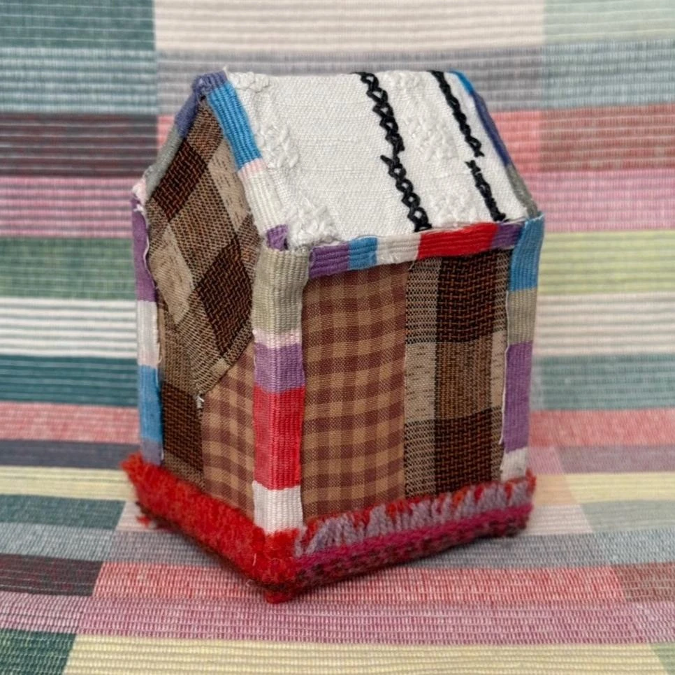 Vintage Quilt Houses - Anne Kelly 8 Vintage Quilt Houses - Anne Kelly - Image 6