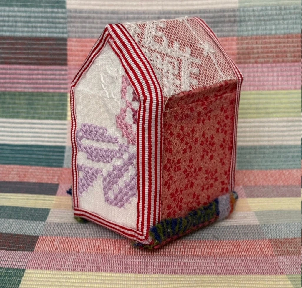 Vintage Quilt Houses - Anne Kelly 9 Vintage Quilt Houses - Anne Kelly - Image 7