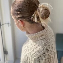 Anita's Sweater - CaMaRose -loop knitting store AnnitassweatercamaroseatLoop2