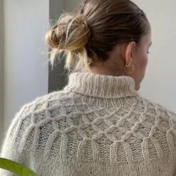 Anita's Sweater - CaMaRose -loop knitting store AnnitassweatercamaroseatLoop6