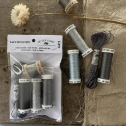 Au Ver A Soie Silk Thread Packs