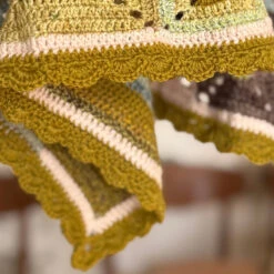 Loop Bomboloni Babette Blanket Kit -loop knitting store Babette scalloped edge at Loop London