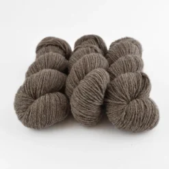 MYak Baby Yak Medium -loop knitting store Baby Yak Medium Desert at Loop Knitting