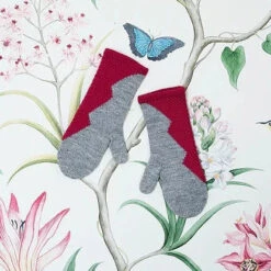 Amirisu Issue 14Autumn 2017 17 Amirisu Issue 14Autumn 2017 -loop knitting store Blob medium2 1