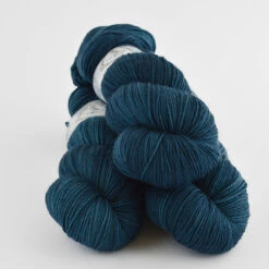 La Bien Aimée Cashmerino -loop knitting store Cashmerino Amege at Loop London