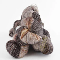 La Bien Aimée Cashmerino -loop knitting store Cashmerino Peerie Tokki at Loop London