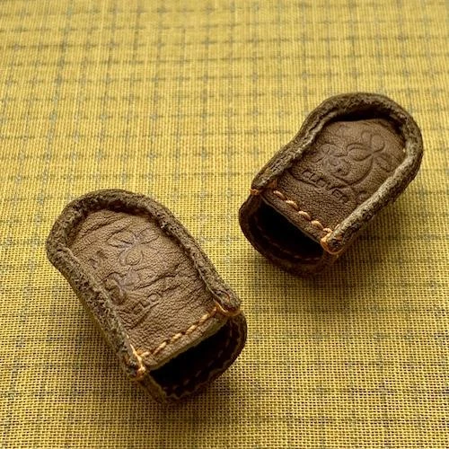 Clover Natural Fit Leather Thimble 4 Clover Natural Fit Leather Thimble - Image 2