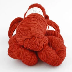 La Bien Aimée Corrie Worsted -loop knitting store Corrie Worsted Coquelicot at Loop London 1630338709