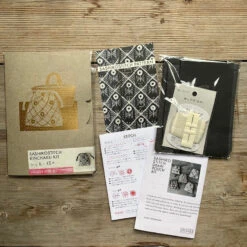 Nami Horikawa- Sashiko Drawstring Bag Kit -loop knitting store Daisiesandbutterflieskits2