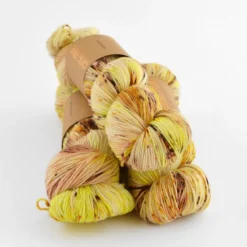 Qing Fibre - Dashing Fingering 24 Qing Fibre - Dashing Fingering -loop knitting store DashingDaffodilsatLoopLondon