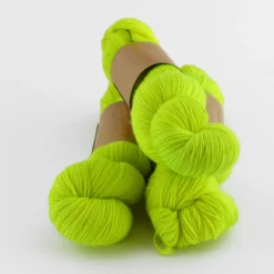 Qing Fibre - Dashing Fingering 33 Qing Fibre - Dashing Fingering -loop knitting store DashingNinjaTurtleatLoopLondon