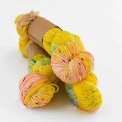 Qing Fibre - Dashing Fingering 34 Qing Fibre - Dashing Fingering -loop knitting store DashingPapayaatLoopLondon