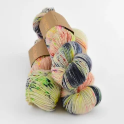 Qing Fibre - Dashing Fingering 37 Qing Fibre - Dashing Fingering -loop knitting store DashingSaltatLoopLondon