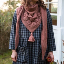 Embroidery On Knits - Judit Gummlich -loop knitting store EmbroideryOnKnits OdetoAutumn