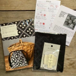 Nami Horikawa- Sashiko Drawstring Bag Kit -loop knitting store FourLeafCloverSashikoKit4