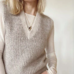 PetiteKnit - Friday Slipover V-neck