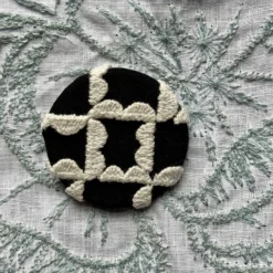 Minä Perhonen Circle Brooch (Small) 31 Minä Perhonen Circle Brooch (Small) -loop knitting store G2 mina circle small c1470902 fa5e 470b 9ea1 862e77da2b36