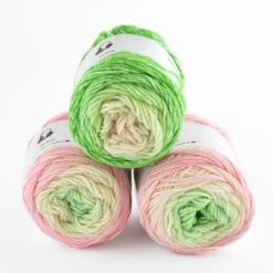 (Vi)Laines - Gradient Yarnling -loop knitting store GradientGetting Dressed with Buds at Loop London