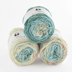 (Vi)Laines - Gradient Yarnling -loop knitting store Gradient After the Rain at Loop London