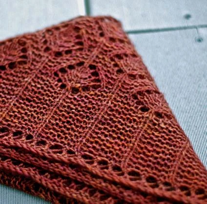 Hamamelis Shawl 6 Hamamelis Shawl - Image 4