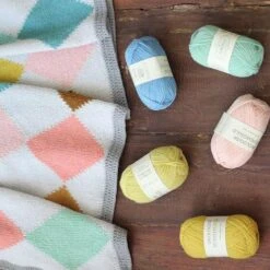 Harlequin Blanket Pattern - Trine Bertelsen -loop knitting store Harlequin 20Blanket 20at 20Loop 20London 202 1558005390