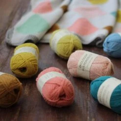 Harlequin Blanket Pattern - Trine Bertelsen -loop knitting store Harlequin 20Blanket 20at 20Loop 20London 204 1558005410