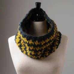 Mrs Moon Houndstooth Crochet Cowl -loop knitting store HoundstoothCrochetCowlatLoopLondon2 1619775333 2