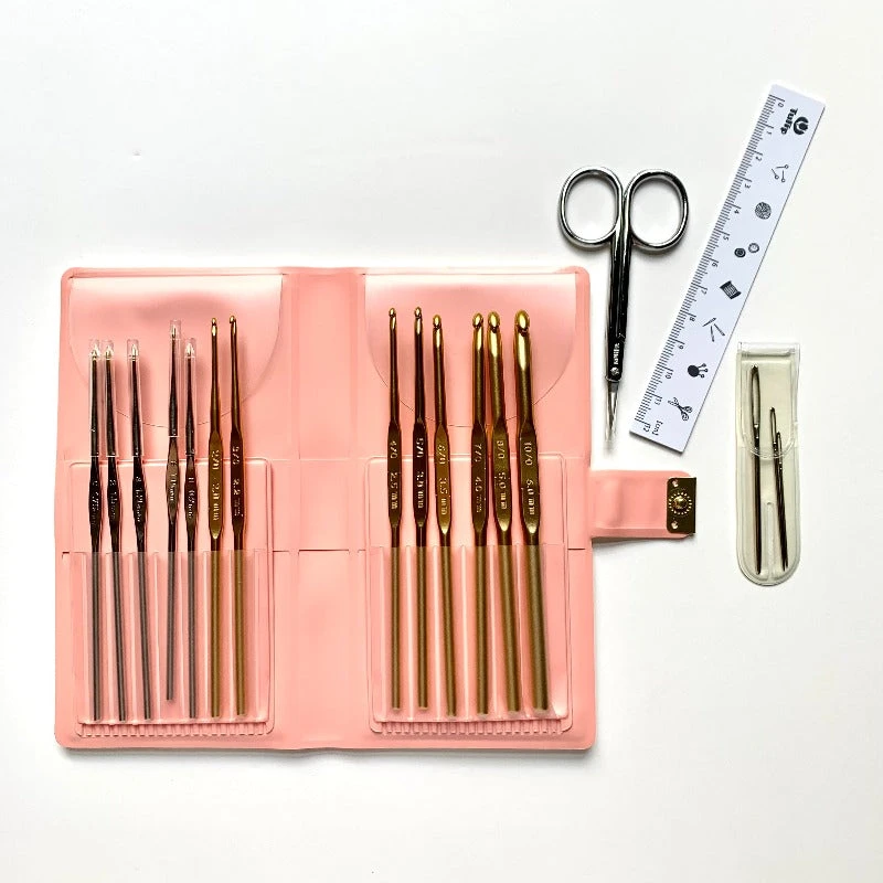 Tulip Classic 4: 18 Piece Crochet Hook Set 3 Tulip Classic 4: 18 Piece Crochet Hook Set