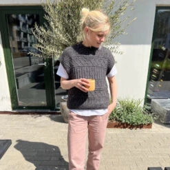 PetiteKnit - Ingrid Slipover -loop knitting store IngridSlipoveratLoopLondon6