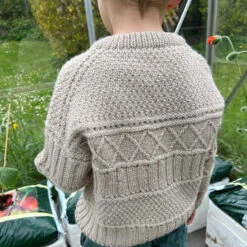 PetiteKnit - Ingrid Sweater Junior 9 PetiteKnit - Ingrid Sweater Junior -loop knitting store IngridSweaterJunioratLoopLondon3