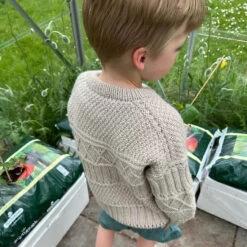 PetiteKnit - Ingrid Sweater Junior 10 PetiteKnit - Ingrid Sweater Junior -loop knitting store IngridSweaterJunioratLoopLondon4