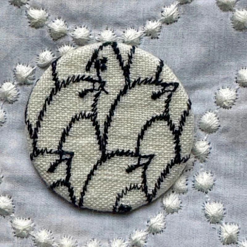 Minä Perhonen Circle Brooch (Small) 14 Minä Perhonen Circle Brooch (Small) - Image 12