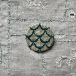 Minä Perhonen Circle Brooch (Small) 23 Minä Perhonen Circle Brooch (Small) -loop knitting store L 2 Mina Brooch small a4766272 da93 4e26 a00e 67ad8a962483