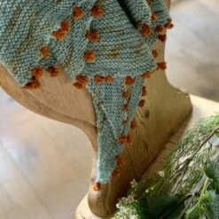 Loop La Bien Aimée Cashmerino Tiny Tassels Kits -loop knitting store La 20Bien 20Aimee 20Tiny 20Tassels 20at 20Loop 20London 20 1602497106