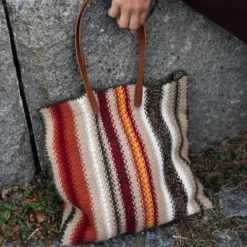 52 Weeks Of Scrap Yarn: Projects For Crafters 35 52 Weeks Of Scrap Yarn: Projects For Crafters -loop knitting store Laine 52WOSY ElizaHinkes