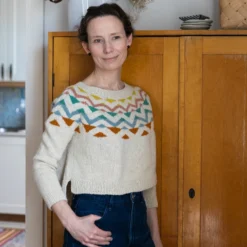 52 Weeks Of Scrap Yarn: Projects For Crafters 33 52 Weeks Of Scrap Yarn: Projects For Crafters -loop knitting store Laine 52WOSY EstiJuango