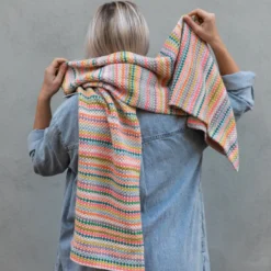 52 Weeks Of Scrap Yarn: Projects For Crafters 25 52 Weeks Of Scrap Yarn: Projects For Crafters -loop knitting store Laine 52WOSY HiromiGlover