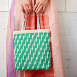 Laine - Let's Crochet! 31 Laine - Let's Crochet! -loop knitting store Laine LetsCrochet MollaMills 3