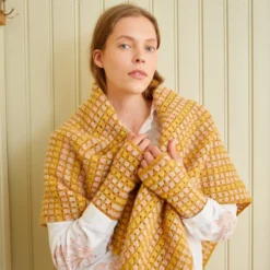 Laine - Let's Crochet! 33 Laine - Let's Crochet! -loop knitting store Laine LetsCrochet SusanChin 2