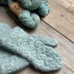 Late Bloomer Mittens Kit 21 Late Bloomer Mittens Kit -loop knitting store Late 20Bloomer 20Mittens 20Kit 20Sky 20at 20Loop 20London 20 1604667239
