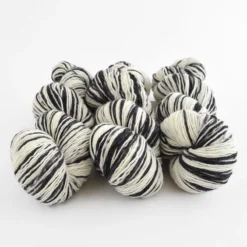 Kremke Soul Wool - Lazy Lion Sock Yarn 29 Kremke Soul Wool - Lazy Lion Sock Yarn -loop knitting store LazyLion004atLoopLondon