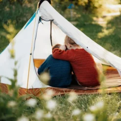 Trails & Valleys: Knitwear For Family Adventures 22 Trails & Valleys: Knitwear For Family Adventures -loop knitting store LindseyFowler Trails Valleys TerrainSweater 2